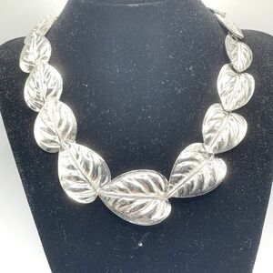 Trifari Vintage Embossed Leaf Link Choker Necklace